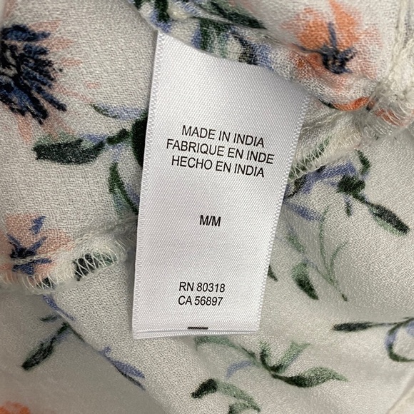 Lucky Brand Floral Blouse Blue and White Popover Size Medium - Picture 3 of 8